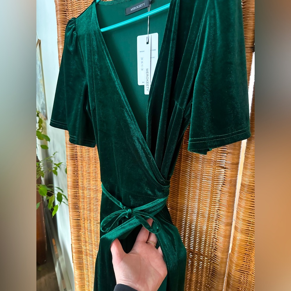 Merokeety Velvet Emerald Green Wrap Dress